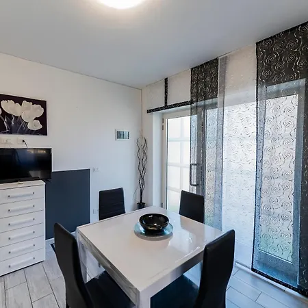 Bright In Colli Near The Sea! Apartment Pescara