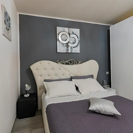Bright In Colli Near The Sea! Apartment *