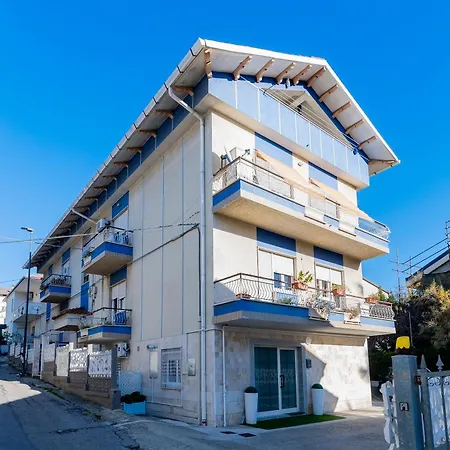 Apartment Bright In Colli Near The Sea!